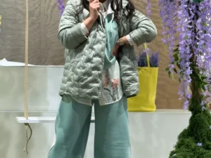 Reducere  Geaca dama verde menta cu gluga si capse