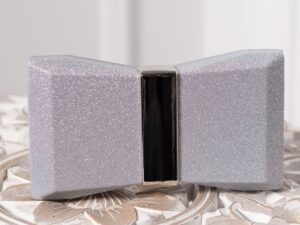 Geanta eleganta Cleopatra tip funda argintie