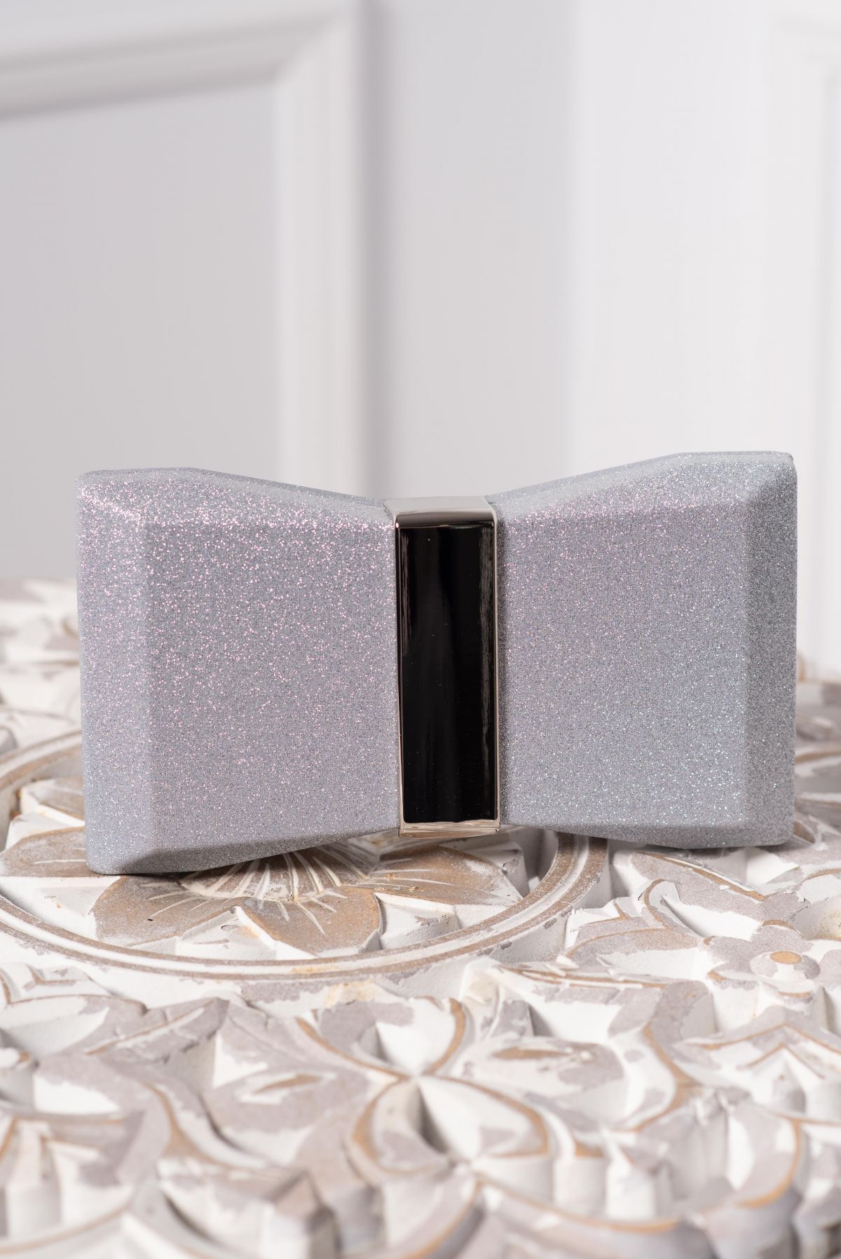 Reducere 30% - Geanta eleganta Cleopatra tip funda argintie 1 Geanta eleganta Cleopatra tip funda argintie