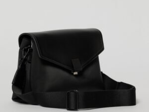 Geanta neagra tip plic cu design elegant si inchidere cu clapeta