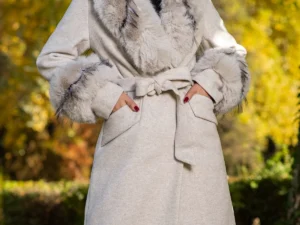 Palton dama bej elegant Fabiola din stofa cu guler din blana