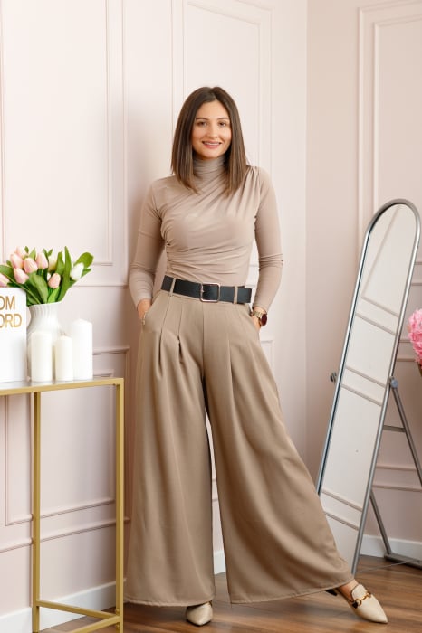 Reducere 41% - Pantaloni palazzo bej cu talie elastica si curea reglabila Savannah 1 Pantaloni palazzo bej cu talie elastica si curea reglabila Savannah