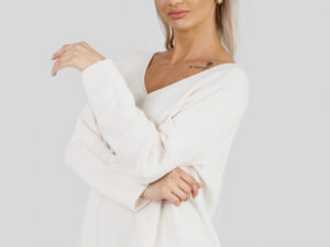 Pulover casual alb cu maneci liliac