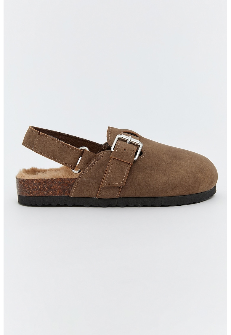 Reducere 61% - Papuci din piele intoarsa sintetica cu catarama si velcro - Maro inchis 1 Papuci din piele intoarsa sintetica cu catarama si velcro - Maro inchis