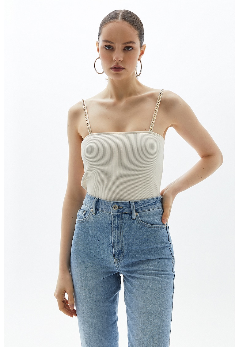 Reducere 82% - Top slim-fit cu lant decorativ - Alb fildes 1 Top slim-fit cu lant decorativ - Alb fildes