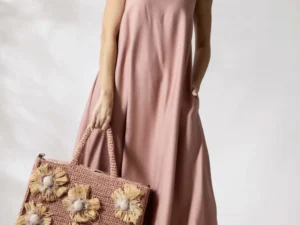 Rochie de zi din vascoza de culoare roz pudra