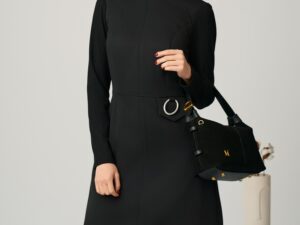 Rochie Moze office din stofa neagra cu maneci din tricot si catarama in talie