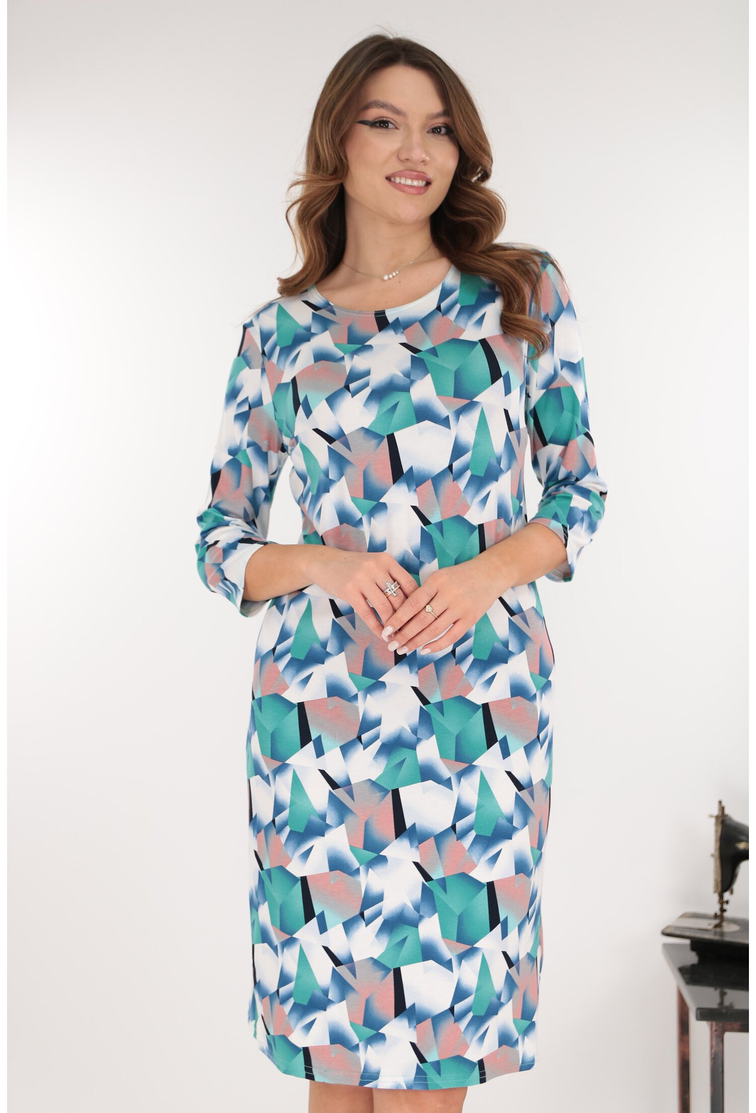 Reducere 53% - Rochie office cu imprimeu geometric verde-gri 1 Rochie office cu imprimeu geometric verde-gri