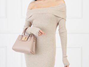 Rochie Sara bej cu decolteu lasat pe umeri