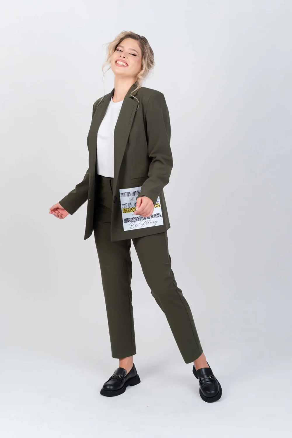 Reducere 10% - Sacou casual verde kaki cu imprimeu si buzunare laterale 1 Sacou casual verde kaki cu imprimeu si buzunare laterale