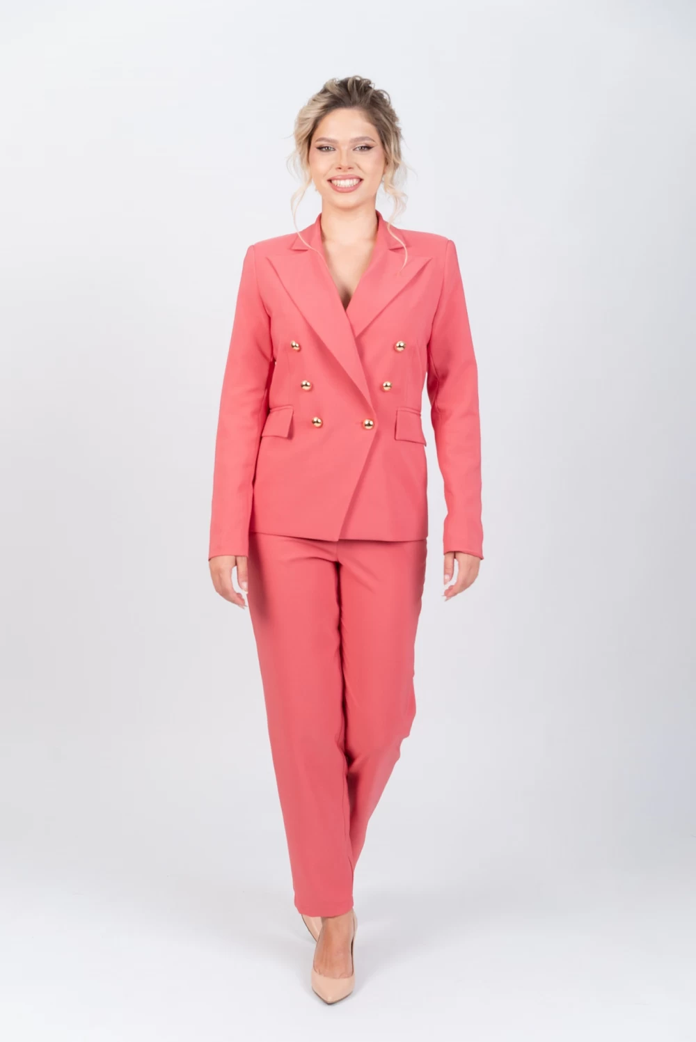 Reducere 5% - Sacou cambrat elegant corai cu buzunare laterale 1 Sacou cambrat elegant corai cu buzunare laterale