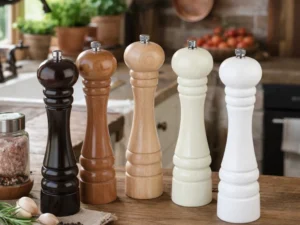 Set 5 rasnite din lemn pentru sare si piper