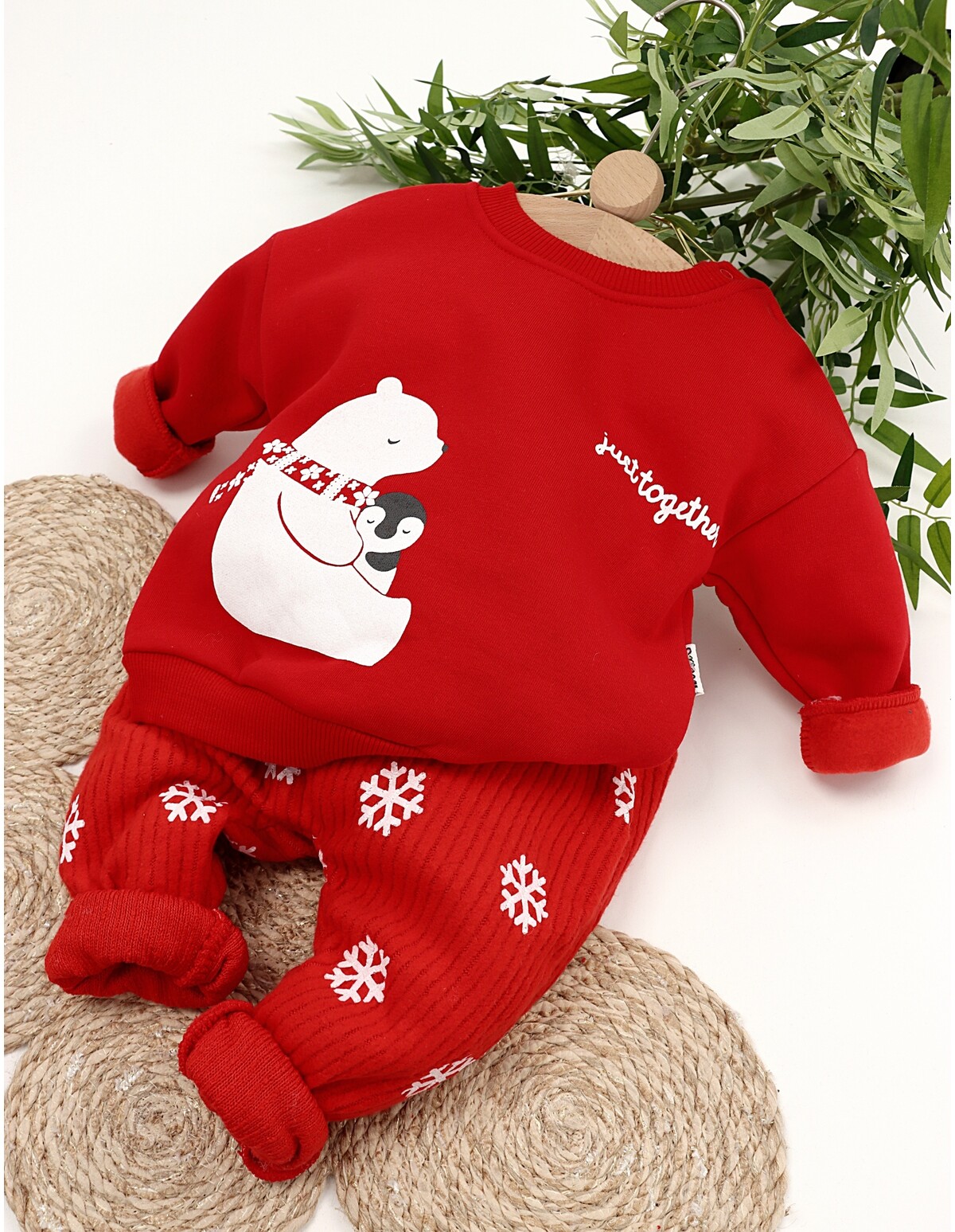 Reducere 50% - Set Iarna urs-pinguin model rosu 1 Set Iarna urs-pinguin model rosu