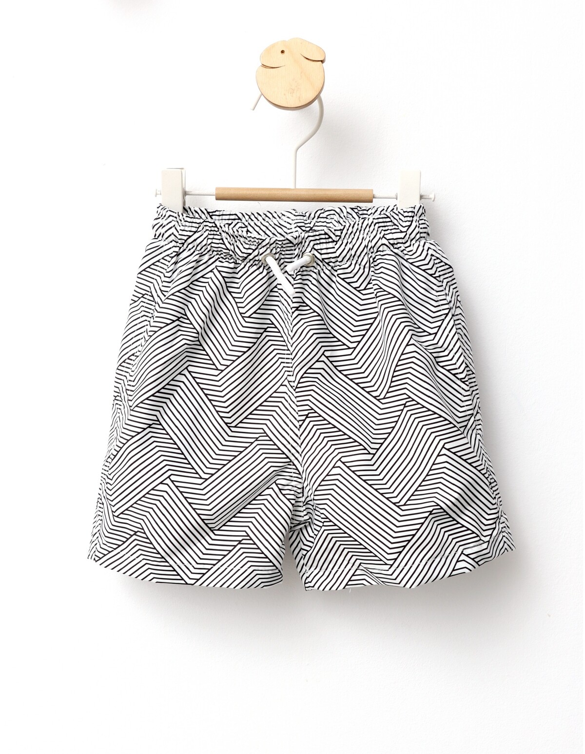 Reducere 40% - Sort de baie din fas model alb-negru 1 Sort de baie din fas model alb-negru