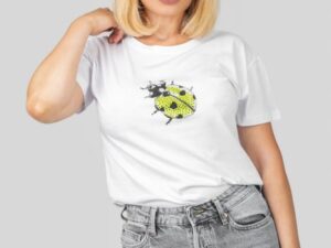 Tricou alb cu buburuza