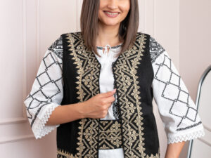Vesta traditionala neagra cu broderie geometrica aurie Dorina