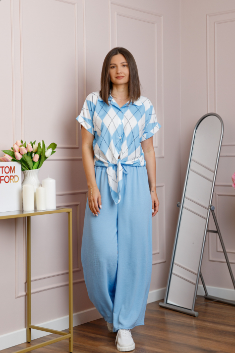 Reducere 36% - Compleu dama bleu cu pantaloni largi si bluza cu nod Candice 1 Compleu dama bleu cu pantaloni largi si bluza cu nod Candice