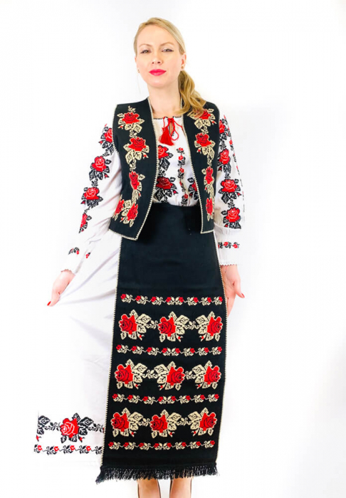 Reducere 65% - Costum Popular nr 2 - format din 5 piese 1 Costum Popular nr 2 - format din 5 piese