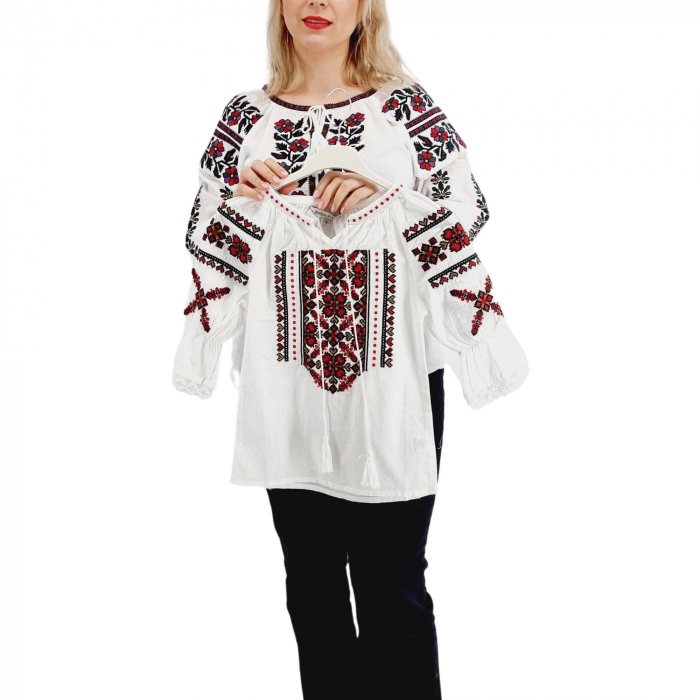 Reducere 55% - Ie traditionala fetite Mona 5 1 Ie traditionala fetite Mona 5