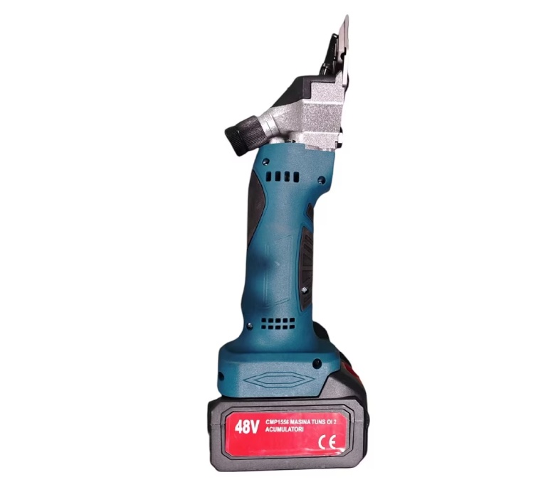Reducere 26% - Masina de tuns oi, Campion CMP1556, 1000W, cu 2 acumulatori 48V, 6000mAh, fara fir, accesorii incluse, valiza de transport, CAMPION CMP1556B 2 Campion CMP1556