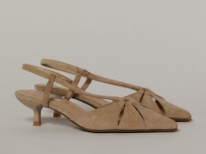 Pantofi bej din piele intoarsa ecologica cu barete