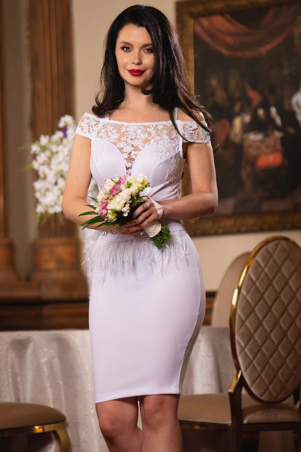 Reducere 35% - Rochie de cununie Delight cu broderie si fulgi decorativi 1 Rochie de cununie Delight cu broderie si fulgi decorativi
