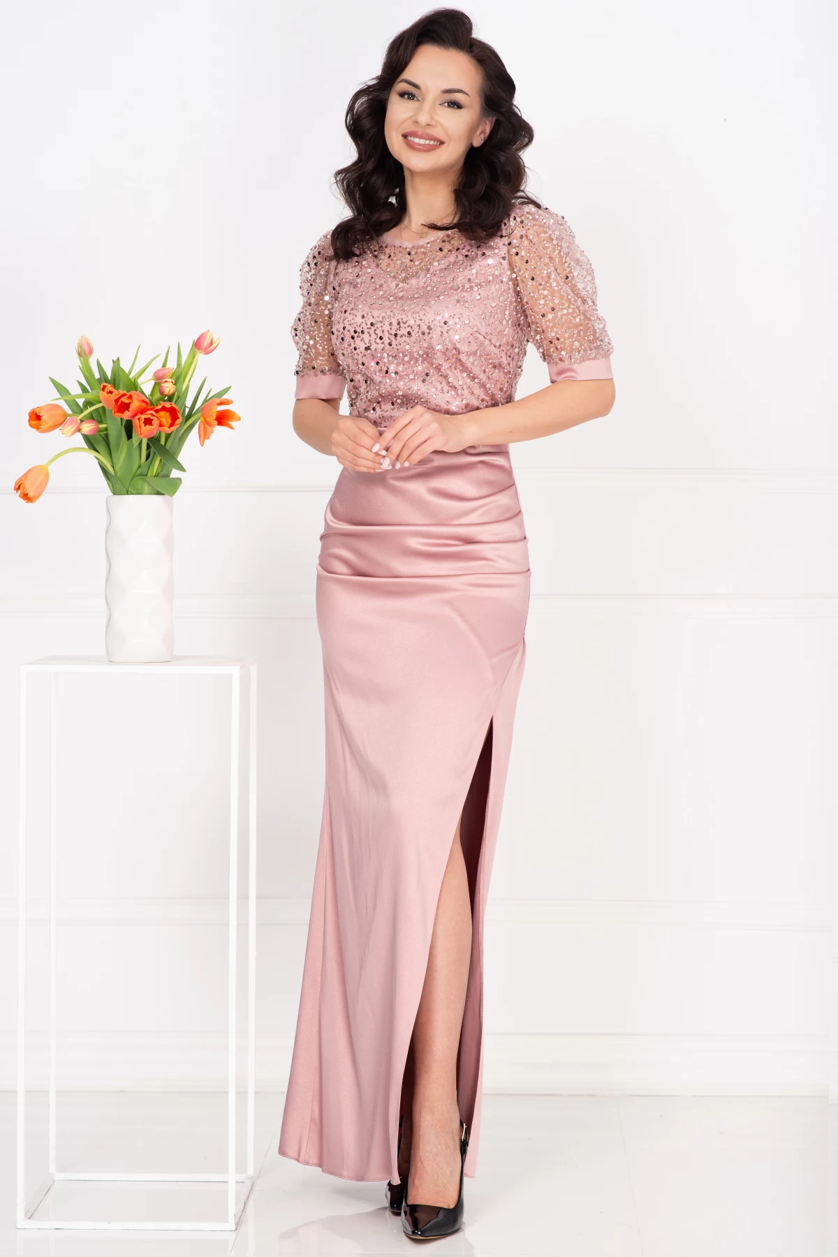 Reducere 40% - Rochie de seara Sophia roz din tafta cu bust din paiete 1 Rochie de seara Sophia roz din tafta cu bust din paiete