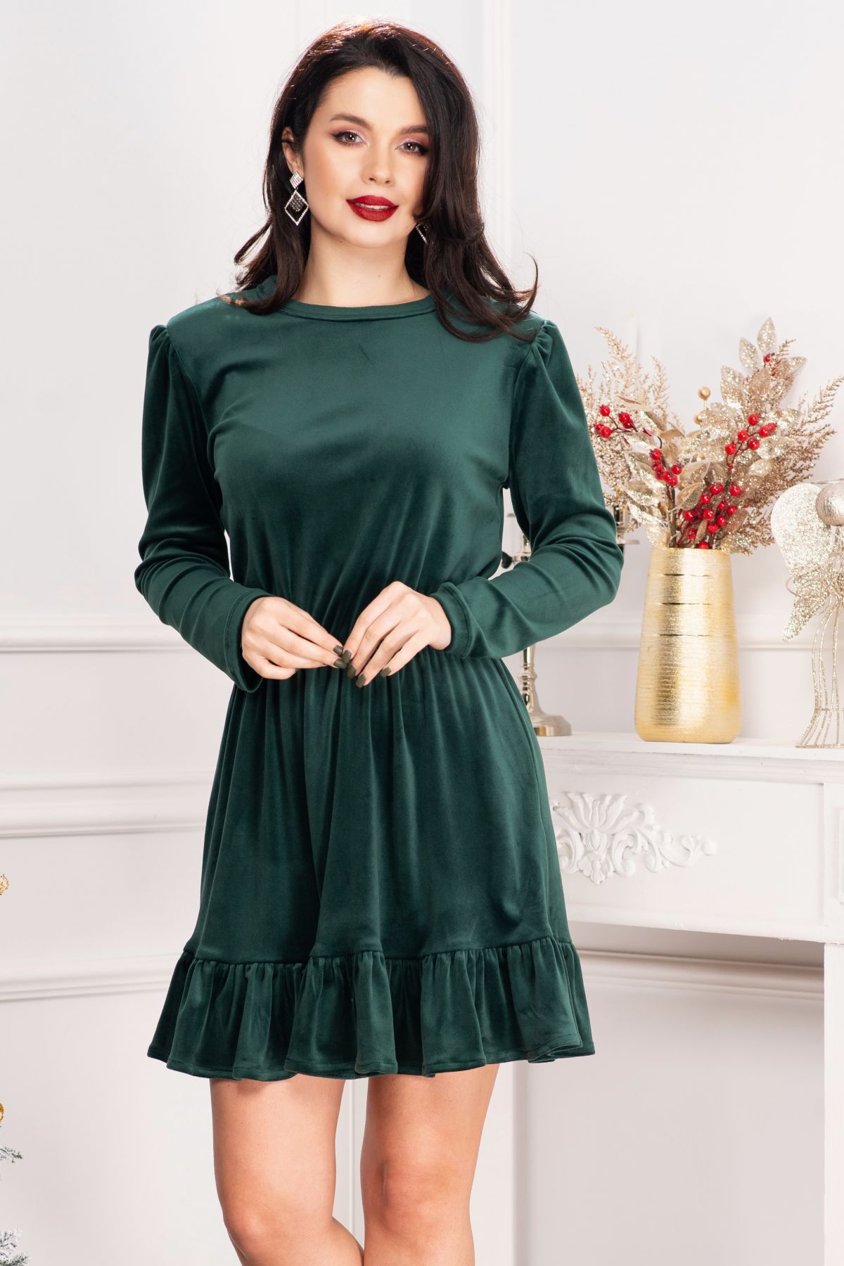 Reducere 35% - Rochie de zi Cherry din catifea verde cu volanas 1 Rochie de zi Cherry din catifea verde cu volanas