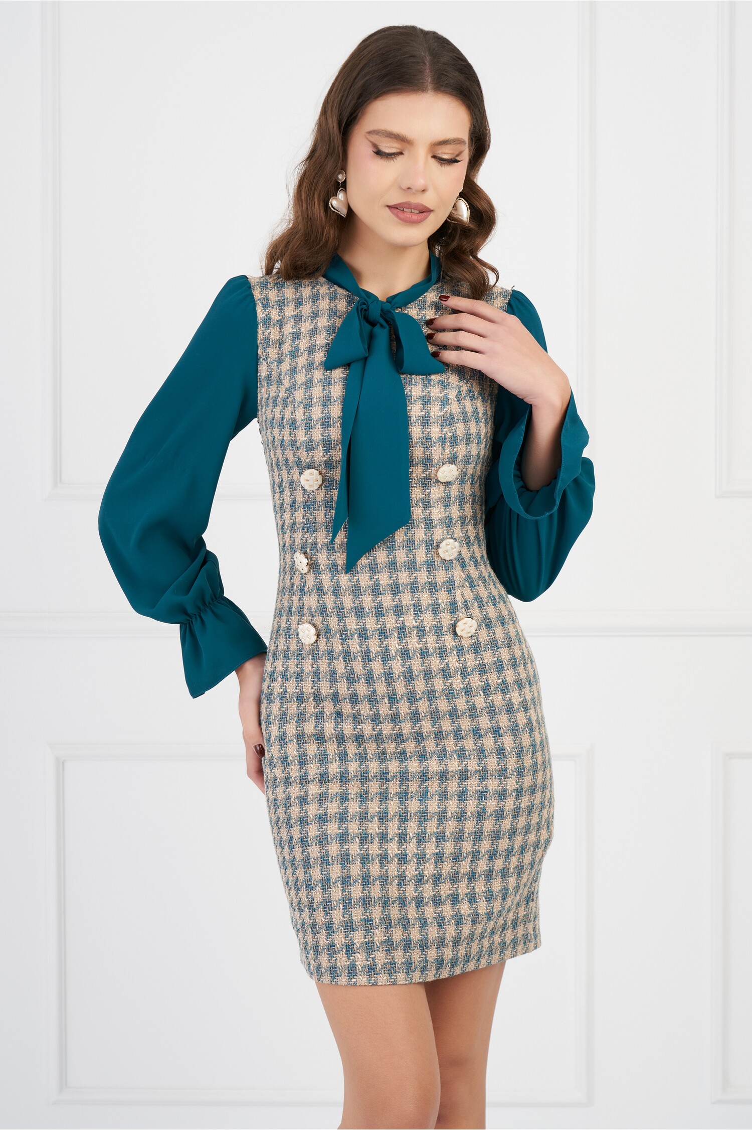 Reducere 62% - Rochie DY Fashion bej cu imprimeu peptit turcoaz si maneci din voal 1 Rochie DY Fashion bej cu imprimeu peptit turcoaz si maneci din voal