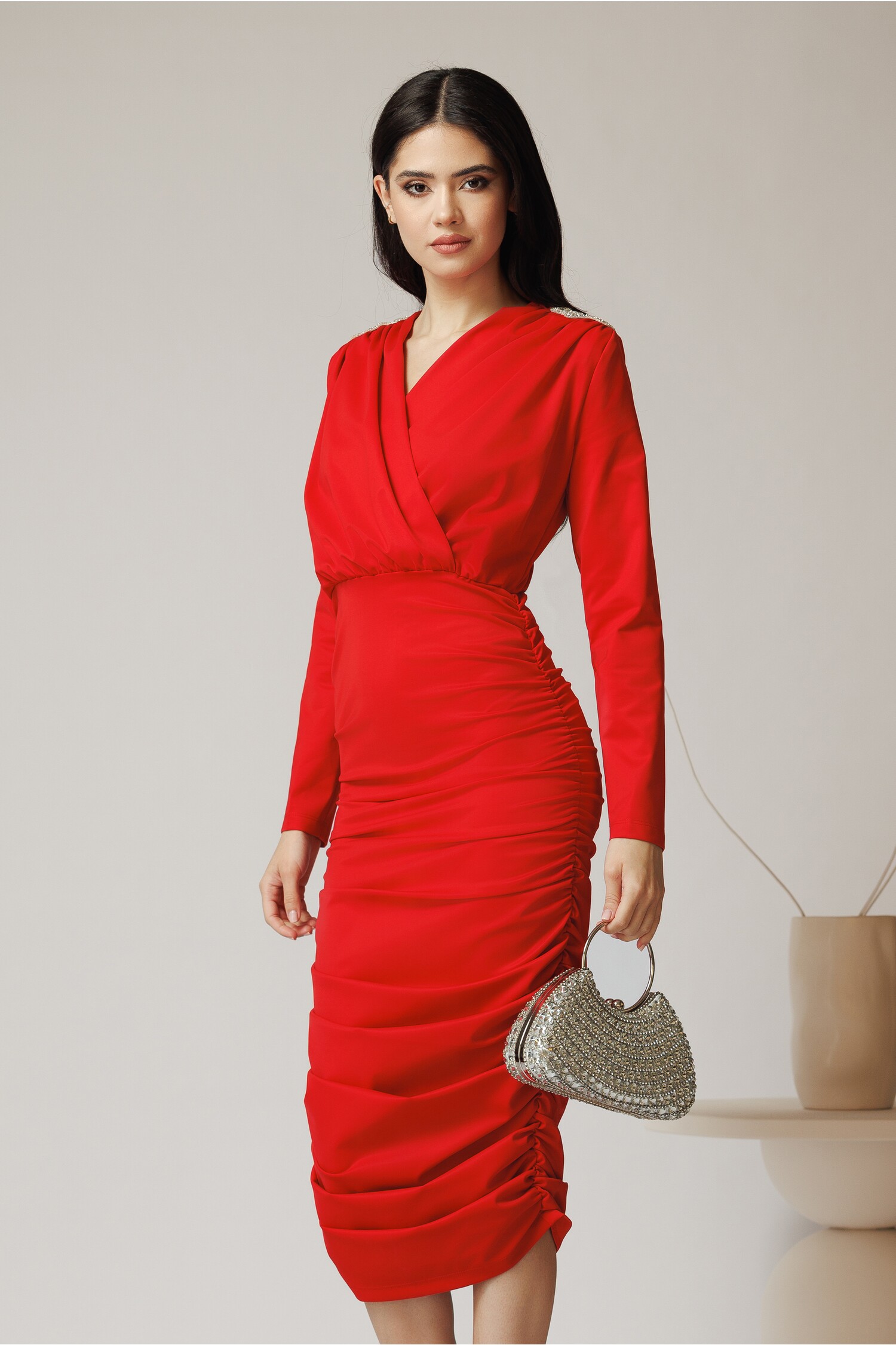 Reducere 60% - Rochie eleganta din lycra rosie cu fronseuri pe fusta si aplicatii pe umeri 1 Rochie eleganta din lycra rosie cu fronseuri pe fusta si aplicatii pe umeri