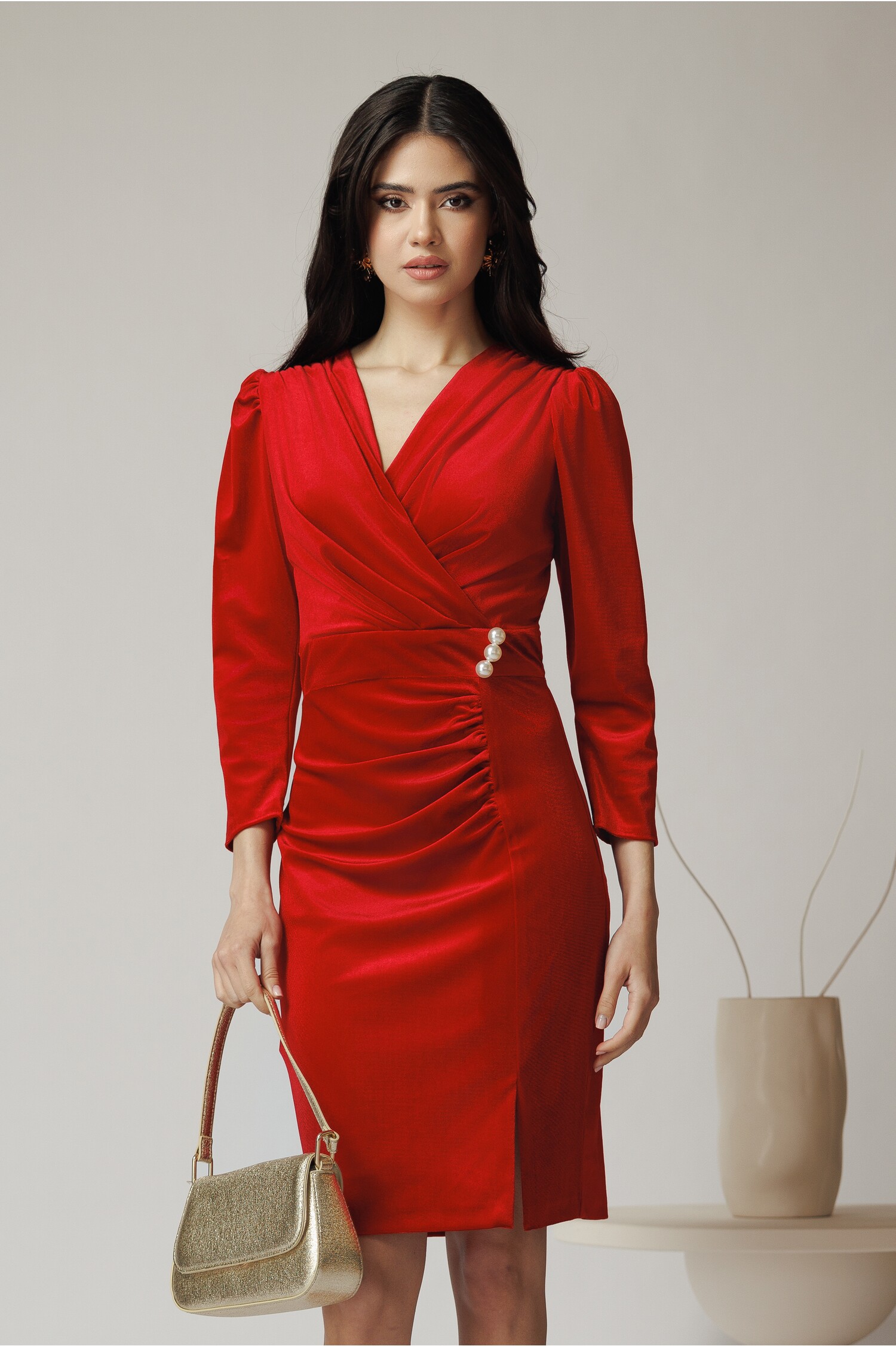 Reducere 60% - Rochie Moze eleganta din catifea rosie cu perle in talie 1 Rochie Moze eleganta din catifea rosie cu perle in talie
