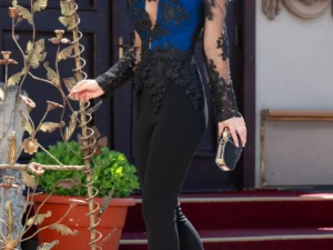 Salopeta dama cambrata Raluca cu broderie aplicata si bust albastru