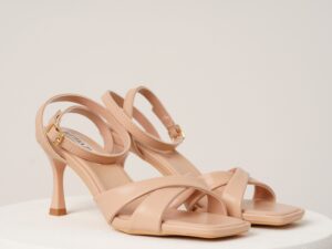 Sandale elegante din piele ecologica bej cu barete in forma de x