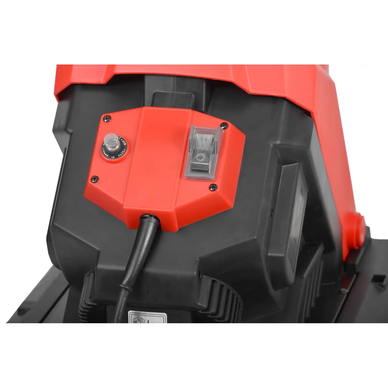 Reducere 20% – Tocator pentru crengi si resturi vegetale, HECHT 624 BOX, motor electric, putere 2500 W, diametru maxim de taiere crengi 4 cm, cutie 50 litri 2 HECHT 624 BOX