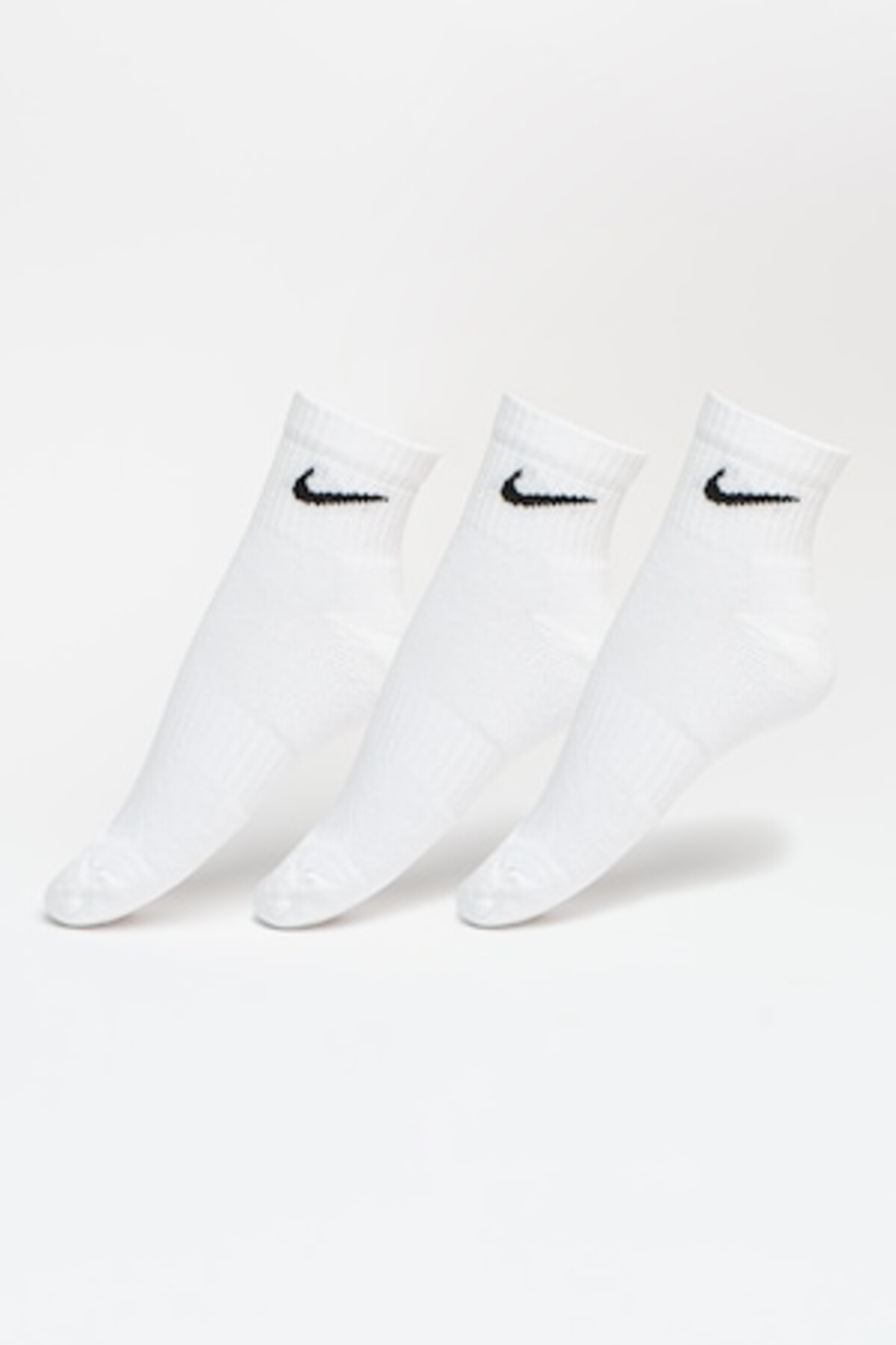 Reducere 64% - , Set de șosete până la gleznă NIKE cu tehnologie Dri-FIT Everyday Cush - 3 perechi, Alb, ONE SIZE 1 Reducere 64% - , Set de șosete până la gleznă NIKE cu tehnologie Dri-FIT Everyday Cush - 3 perechi, Alb, ONE SIZE