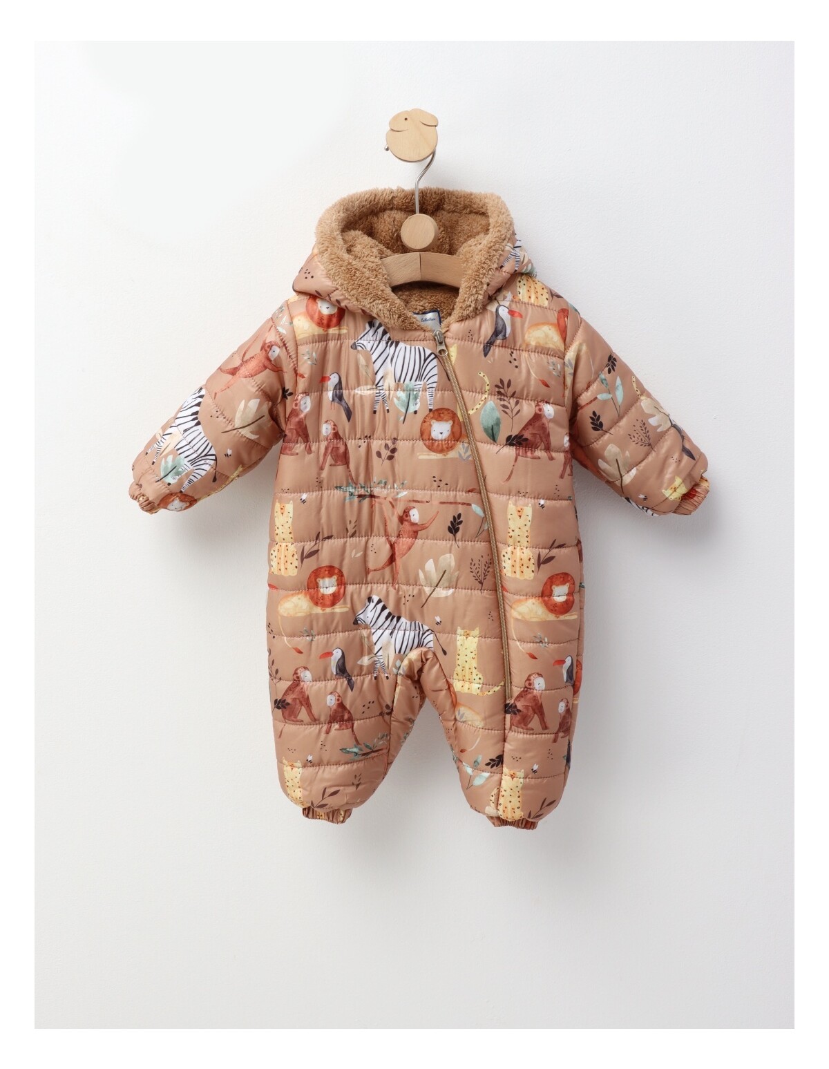 Reducere 15% - Combinezon ALL JUNGLE ANIMALS model bej 1 Combinezon ALL JUNGLE ANIMALS model bej