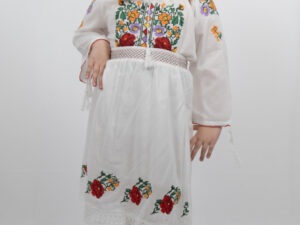 Compleu traditional fetite Marinela 2