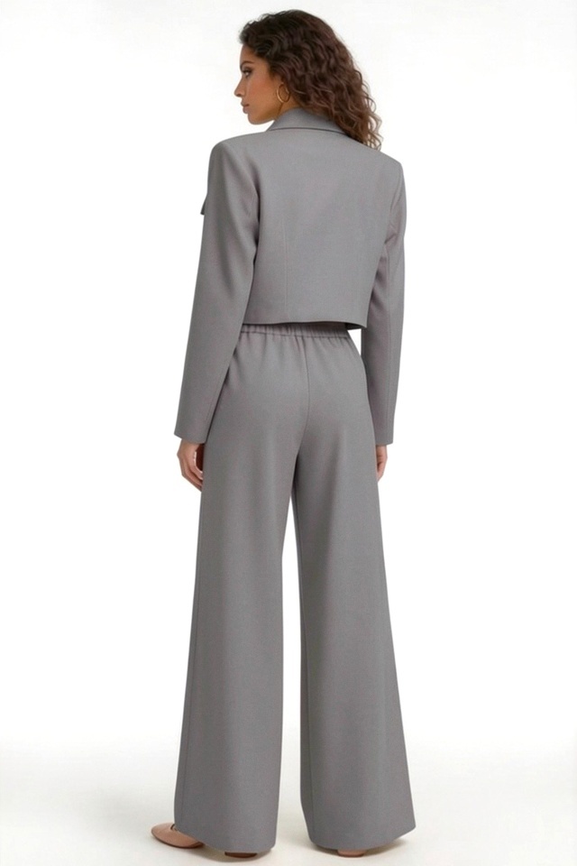 Reducere 40% - Costum office Marcella, cu sacou structurat si pantaloni evazati, Gri, Marime S/M 2 cu sacou structurat si pantaloni evazati