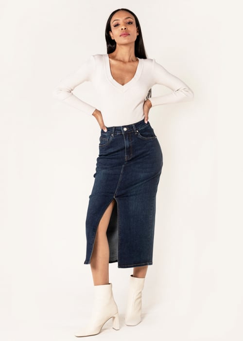 Reducere 21% - Fusta albastru inchis de denim cu slit frontal P215 M10 1 Fusta albastru inchis de denim cu slit frontal P215 M10