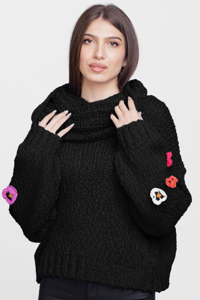 Reducere 24% - Pulover cu guler bogat, cu ochiuri mari si flori pe maneci, negru 1 Pulover cu guler bogat