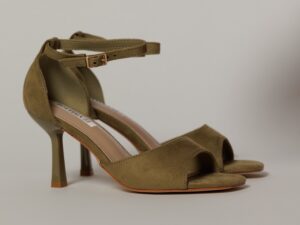 Sandale kaki elegante din piele intoarsa ecologica cu varf patrat