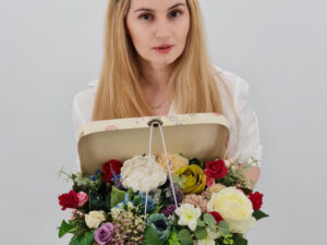 Aranjament floral - Valiza cu Flori 3