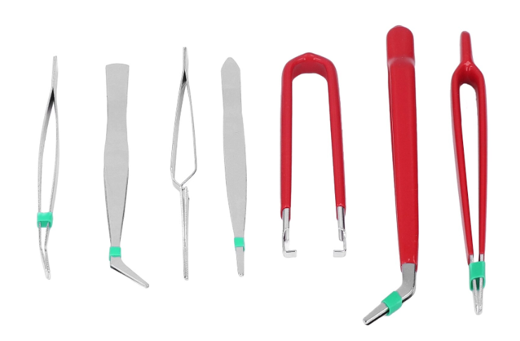 Reducere 57% - Set 7 Pensete Antistatic Diverse forme Rosu + Argintiu 1 Set 7 Pensete Antistatic Diverse forme Rosu + Argintiu