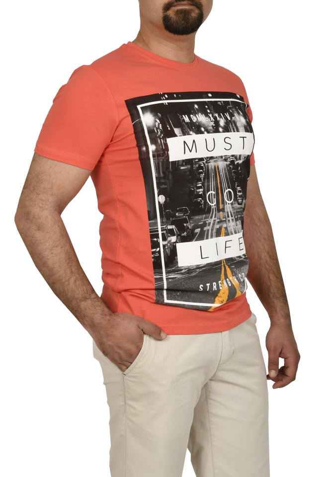 Reducere 25% – Tricou barbat cu inprimeu MUST GO LIFE, corai (Marime tricou: M) 1 Tricou barbat cu inprimeu MUST GO LIFE