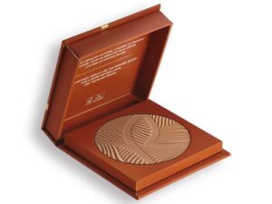 Pudră duo bronzantă Good Vibes Only de la Yves Rocher