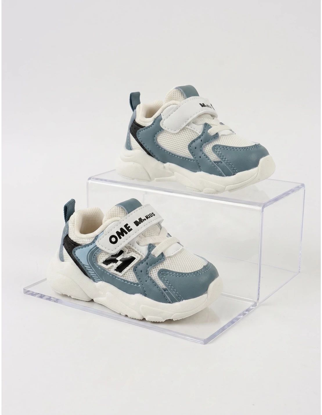 Reducere 40% – Adidasi Mn Kids Darius Apawwa alb-bleu 1 Adidasi Mn Kids Darius Apawwa alb-bleu
