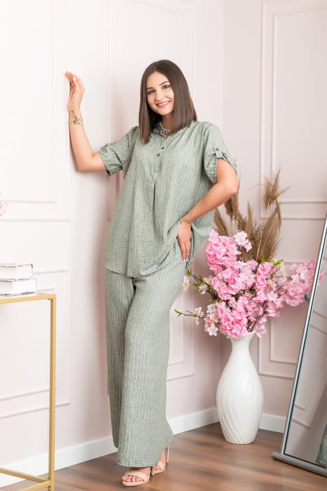 Reducere 60% – Pantaloni palazzo Athena cu talie elastica si insertii argintii - Kaki 1 Pantaloni palazzo Athena cu talie elastica si insertii argintii - Kaki