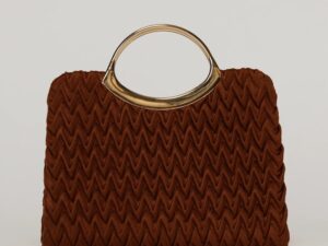 Clutch elegant caramiziu din piele ecologica intoarsa cu design modern