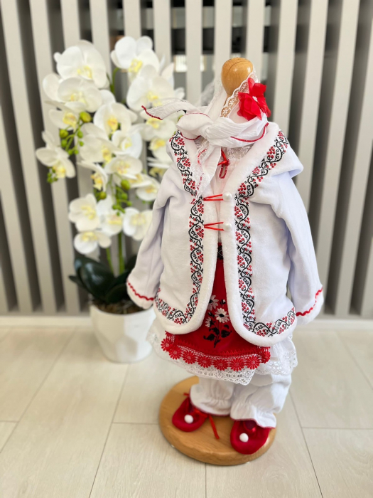 Reducere 52% – Compleu traditional Fetita 1 Compleu traditional Fetita
