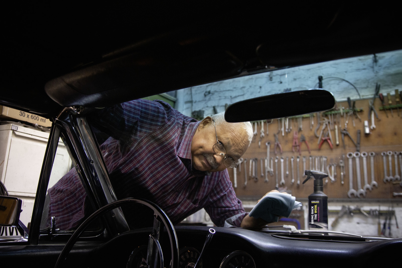 Reducere 22% – Solutie pentru curatat geamurile auto RM 650 1 Solutie pentru curatat geamurile auto RM 650